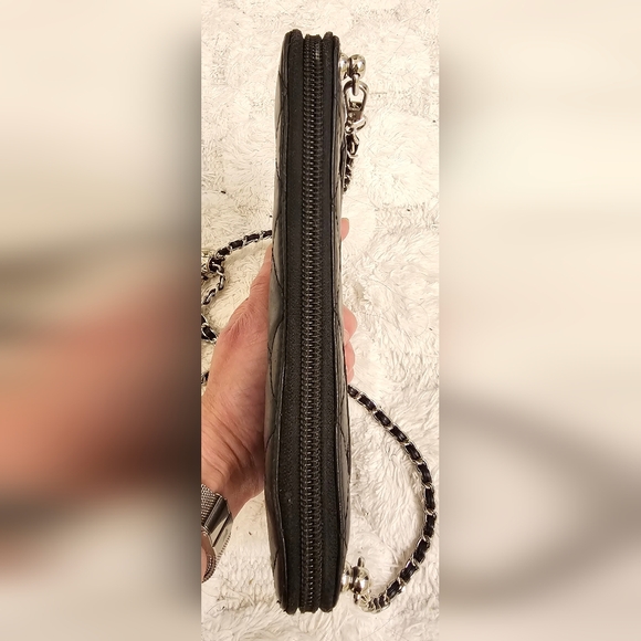 🔥SALE!! 🔥Chanel Cambon Oversized Organizer with Added Unbranded Strap - Picture 6 of 14